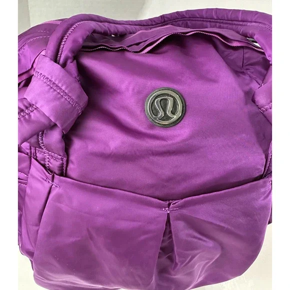 Lululemon Triumph Raspberry Gym School Diaper Duffle Bag *NO Crossbody Strap - Picture 3 of 16
